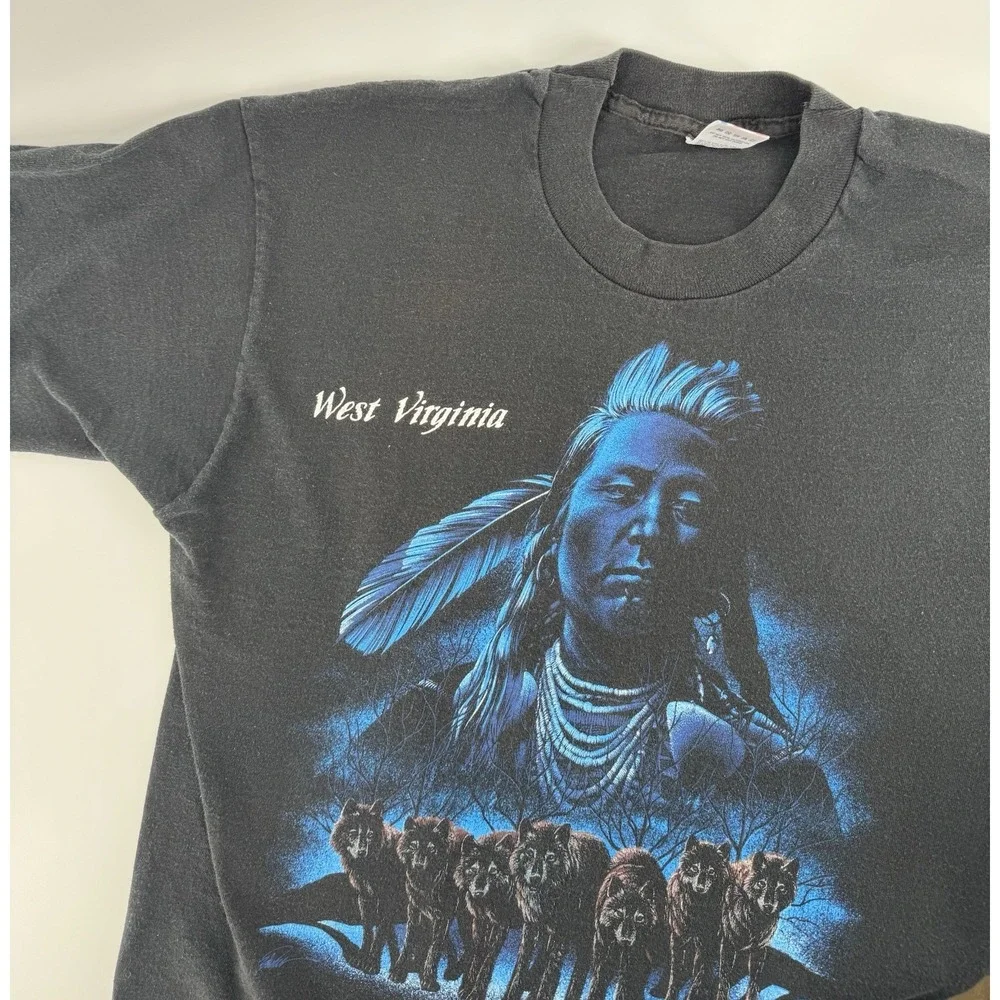 Vintage 90s West Virginia Native American Wolf T-Shirt Size L Single Stitch USA - Picture 3 of 9